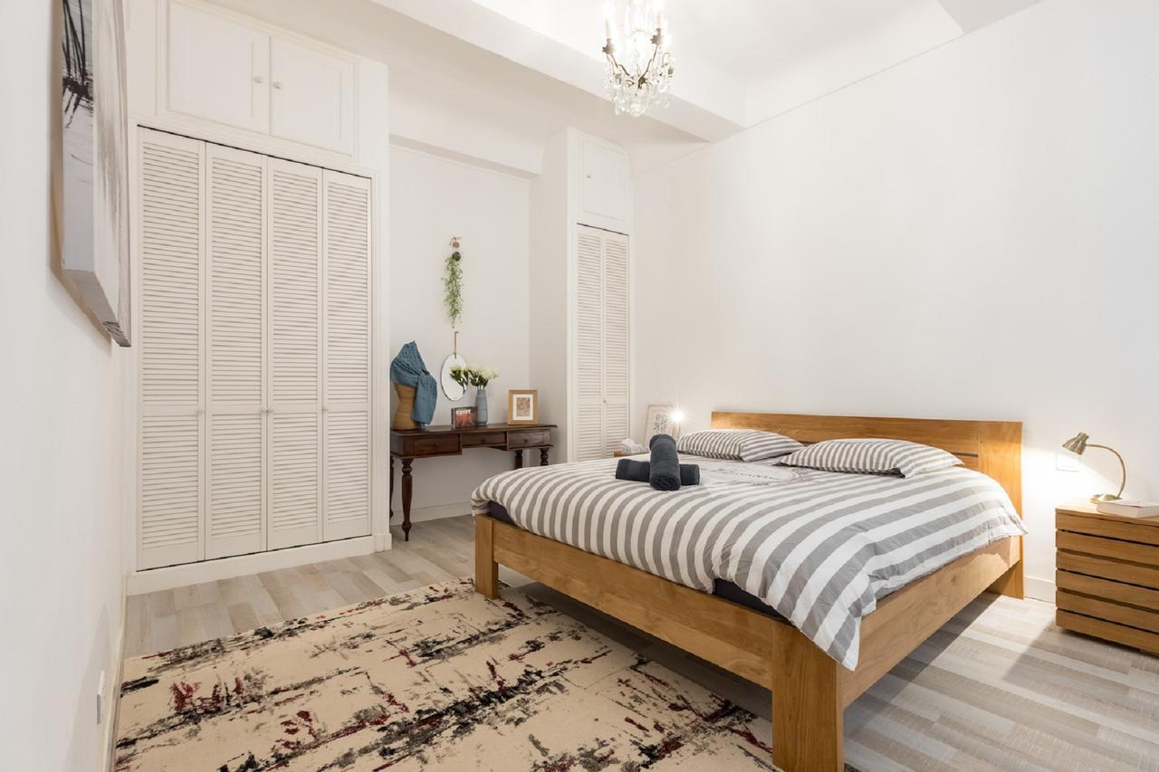 Pref 2 · F4 - Vaste Et Bourgeois ,3 Chambres, Ascenseur, Vx-nice * Nice