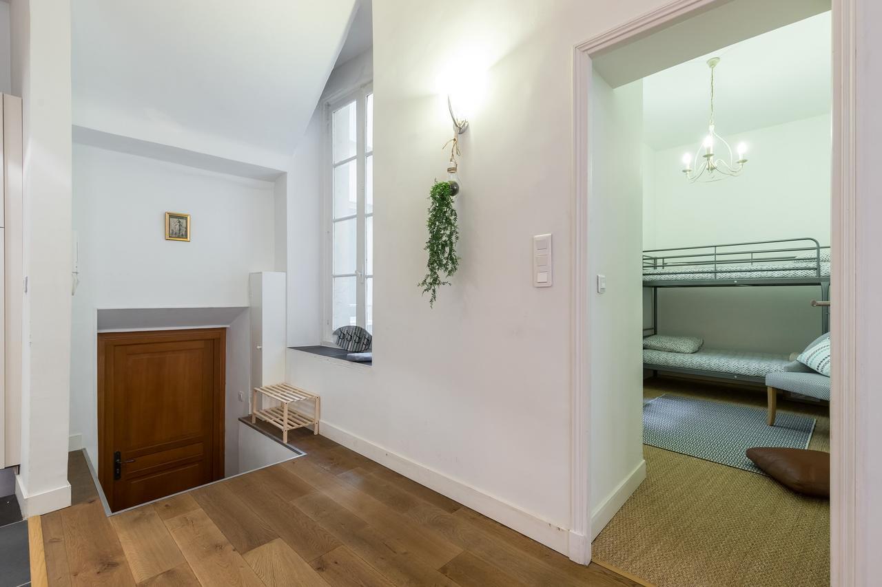 Appartement Pref 2 · F4 - Vaste Et Bourgeois ,3 Chambres, Ascenseur, Vx-nice *